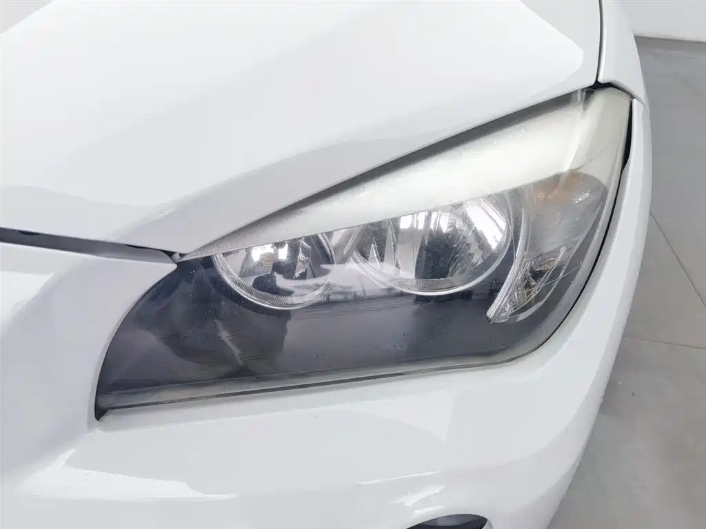 BMW X1 2014 sDrive18i Fashion Edition фото 7