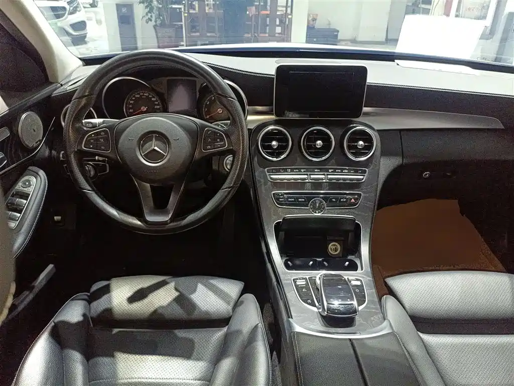 Mercedes-Benz C-Class 2017 Facelift C 200 L Sport Edition фото 10