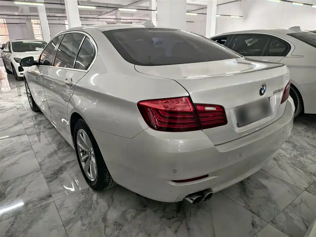 BMW 5 Series 2017 520Li Classic Edition фото 3