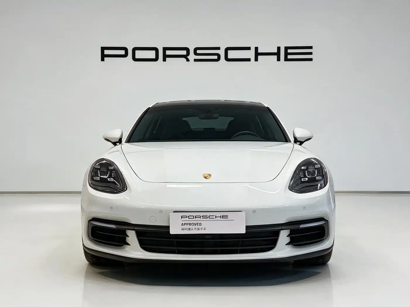 صورة 2 - Porsche Panamera