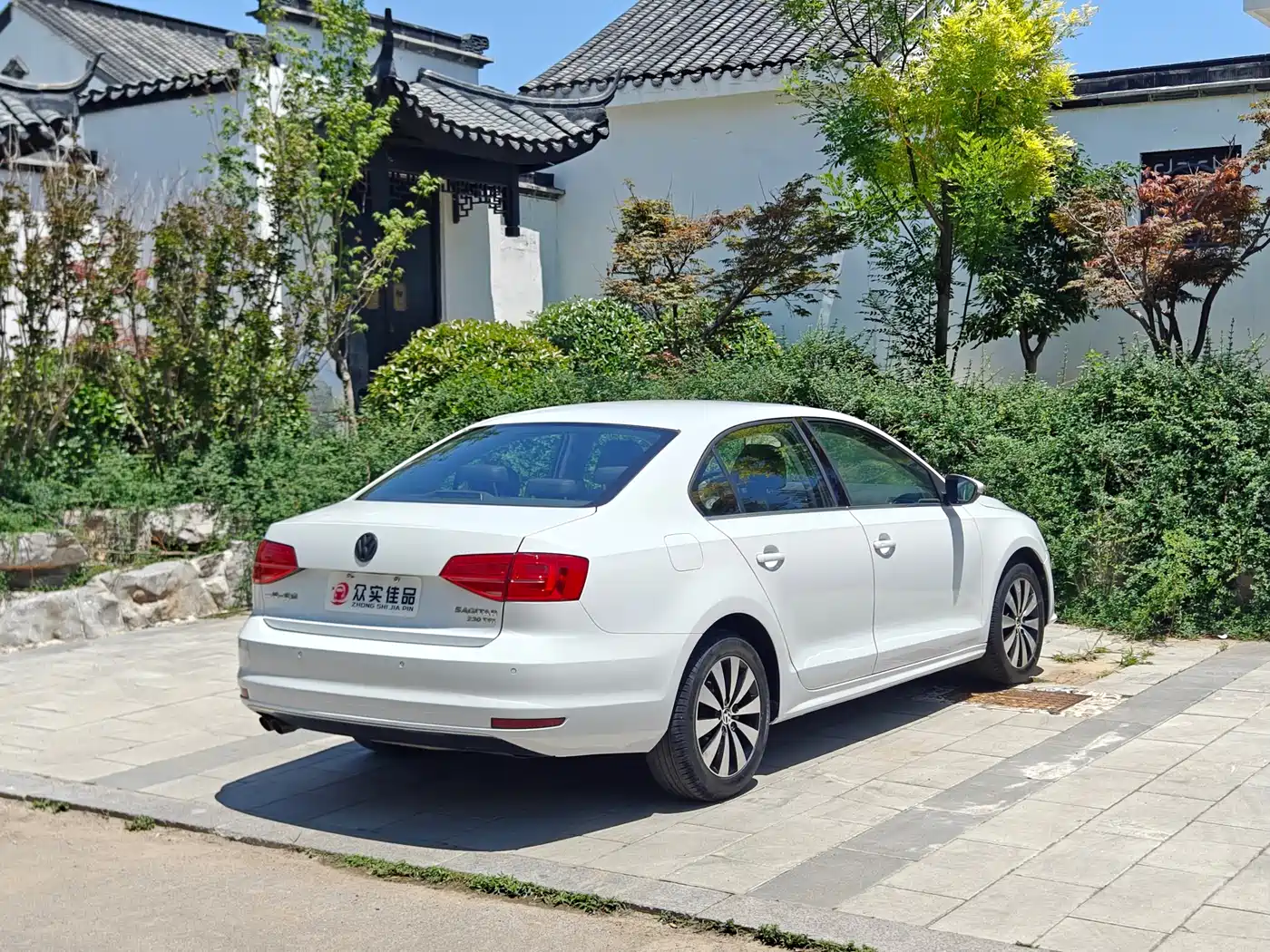 Volkswagen Sagitar 2015 230TSI Automatic Luxury фото 7