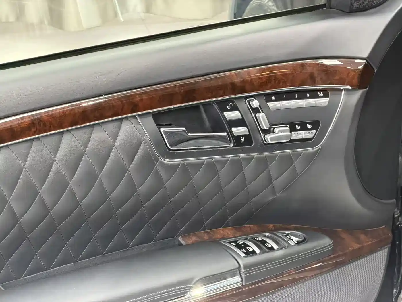 Mercedes-Benz S-Class AMG 2010 AMG S 65 фото 6
