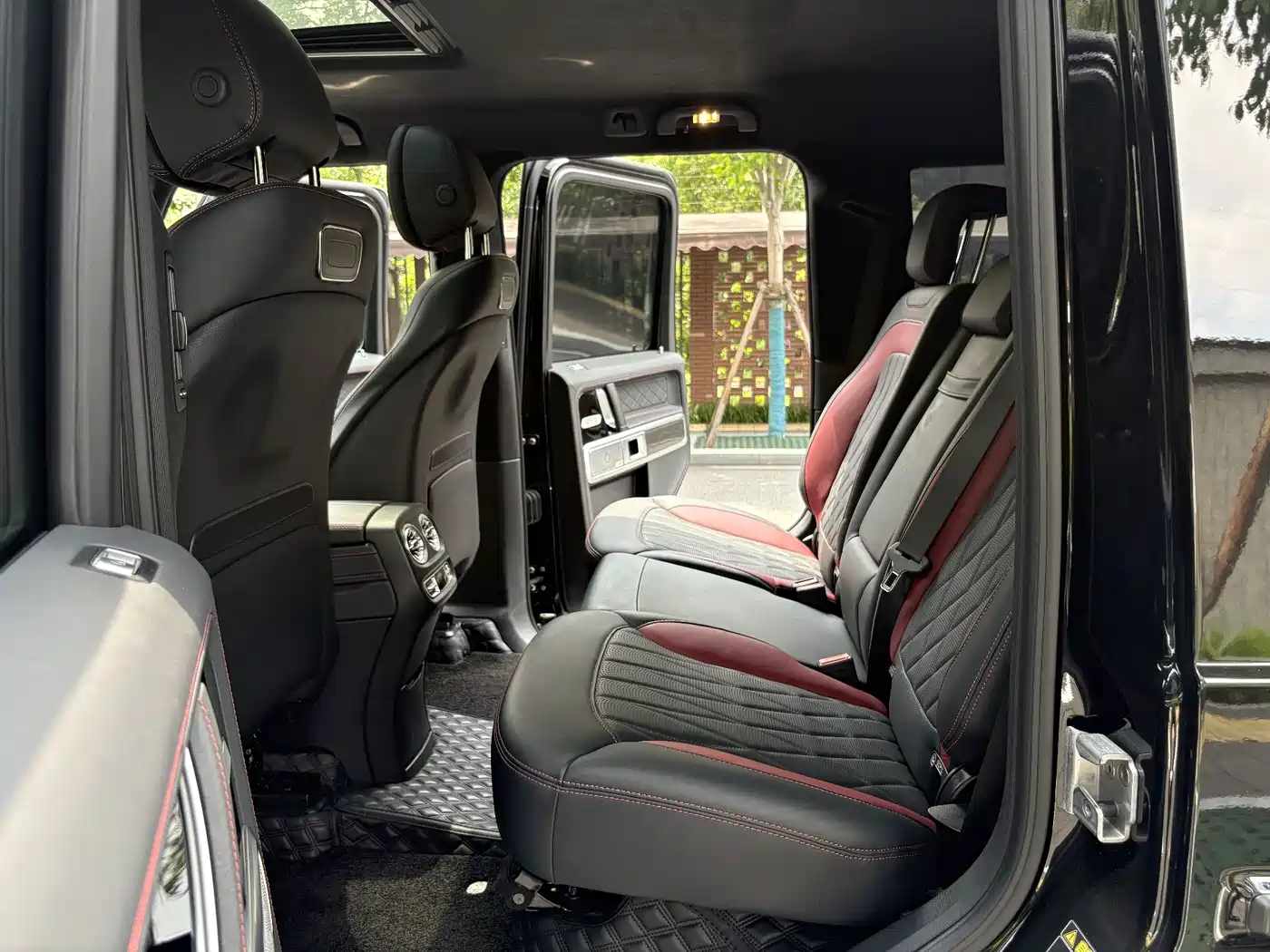 Mercedes-Benz G-Class 2023 G 500 фото 10