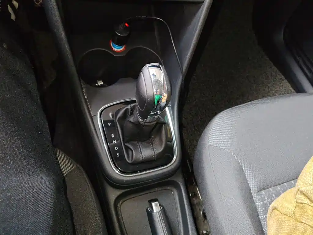 Volkswagen Polo 2016 1.6L Automatic Comfort фото 11
