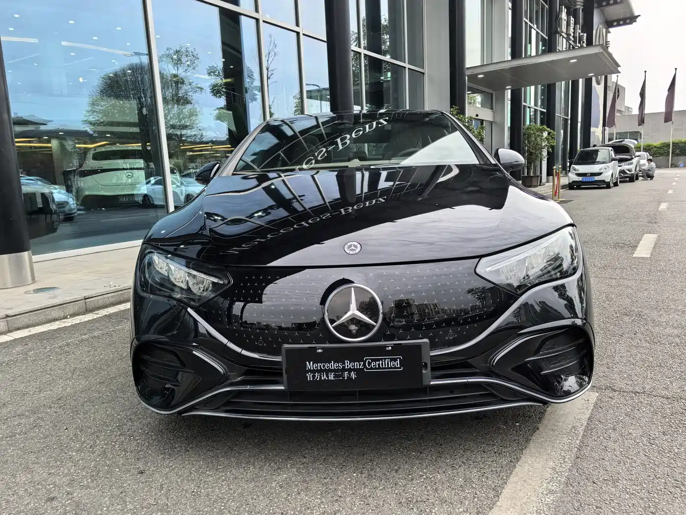 Mercedes-Benz EQE 2025 Model 500 4MATIC Luxury Edition фото 2