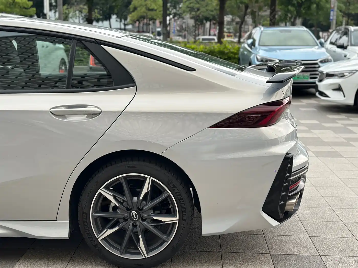 GAC Trumpchi Trumpchi Emkoo 2024 Model 270T DCT Shadow Leopard R-Style Edition фото 8