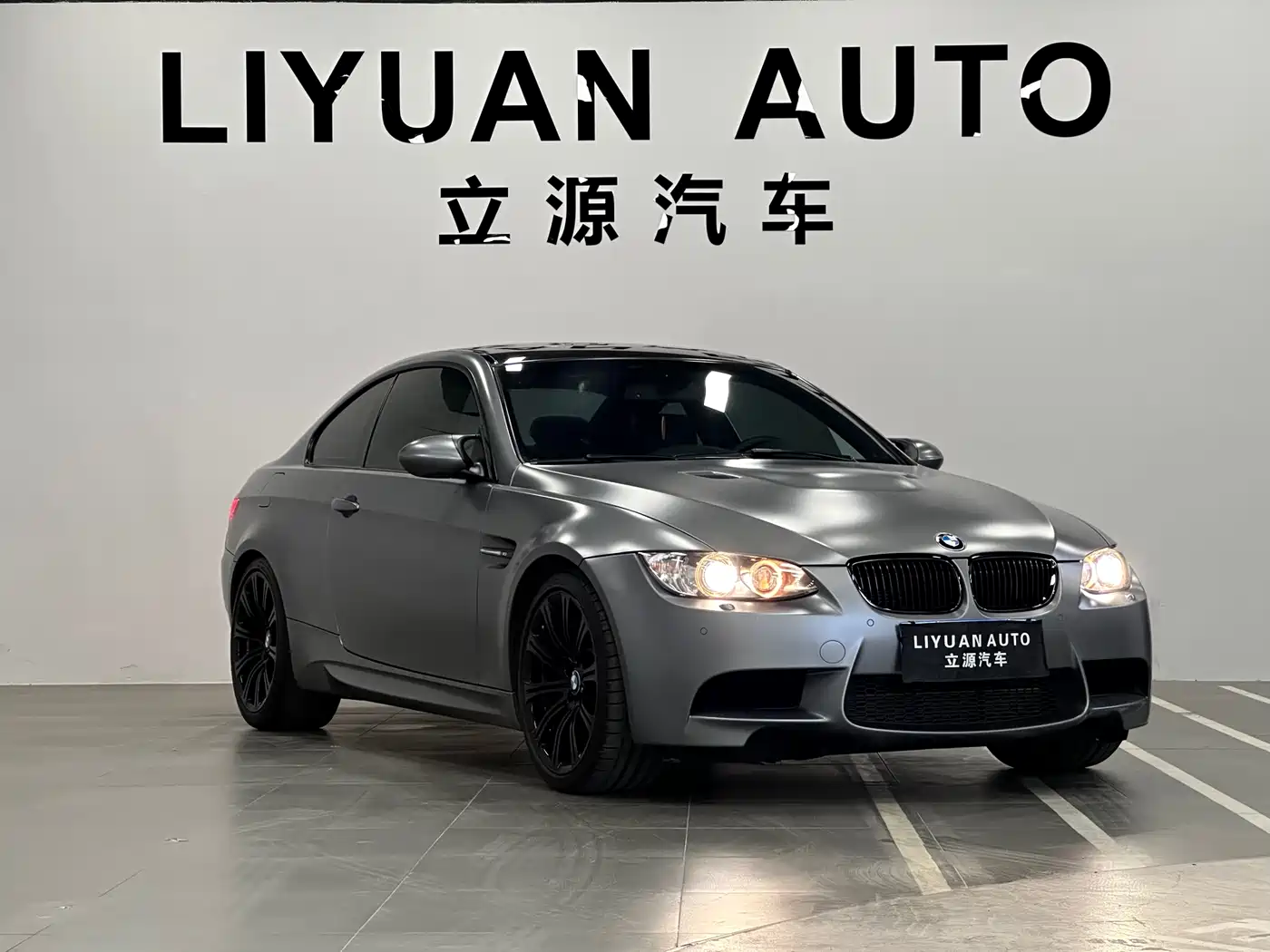 BMW M3 2011 M3 Coupe Matte Edition фото 3
