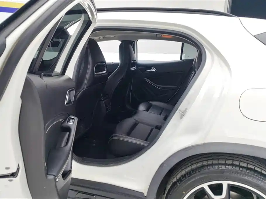 Mercedes-Benz GLA 2018 GLA 220 4MATIC Sport фото 11