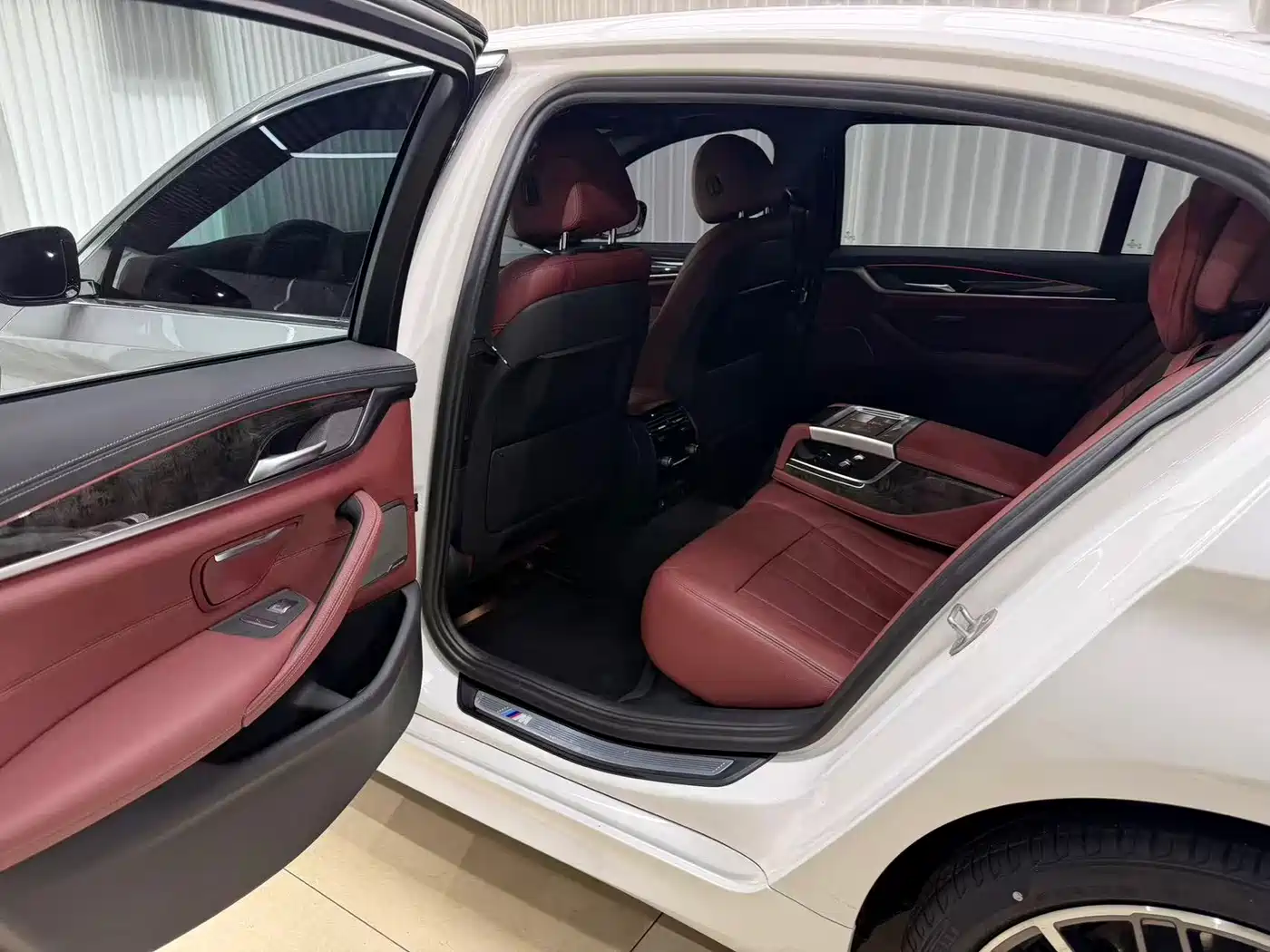 BMW 5 Series 2020 530Li Exclusive M Sport Package фото 6