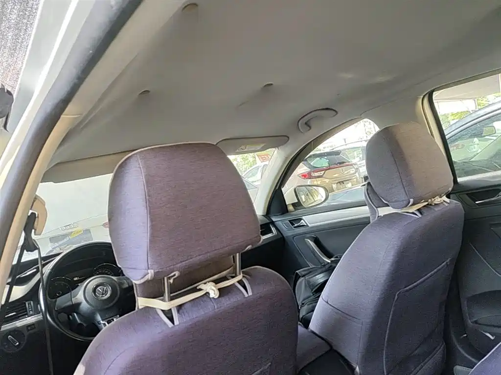 Volkswagen Bora 2015 Quality Edition 1.6L Automatic Fashion фото 18