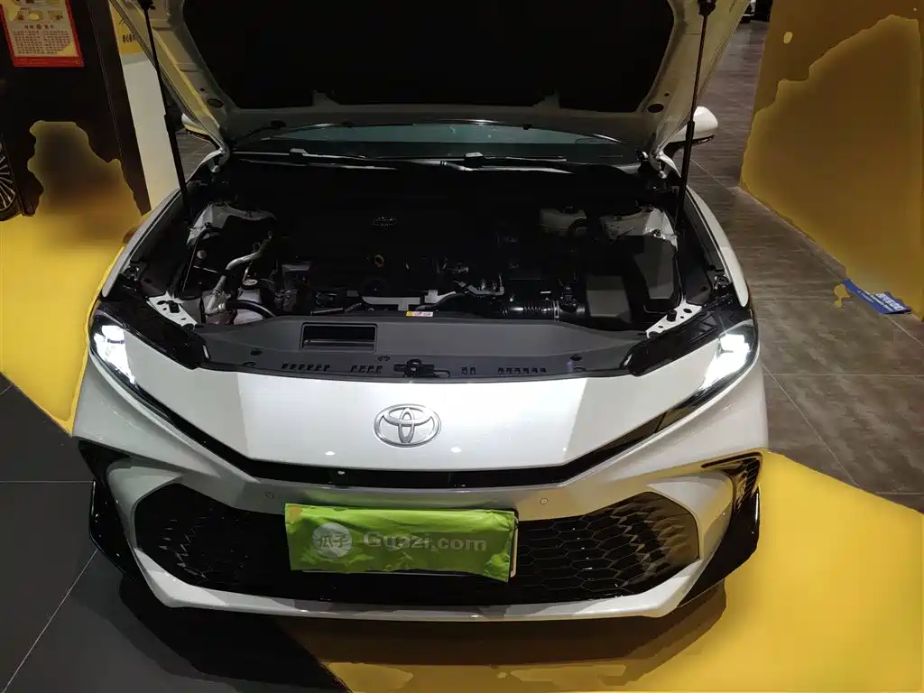 Toyota Camry 2026 Hybrid 2.0HSE Sport Lite Edition фото 20