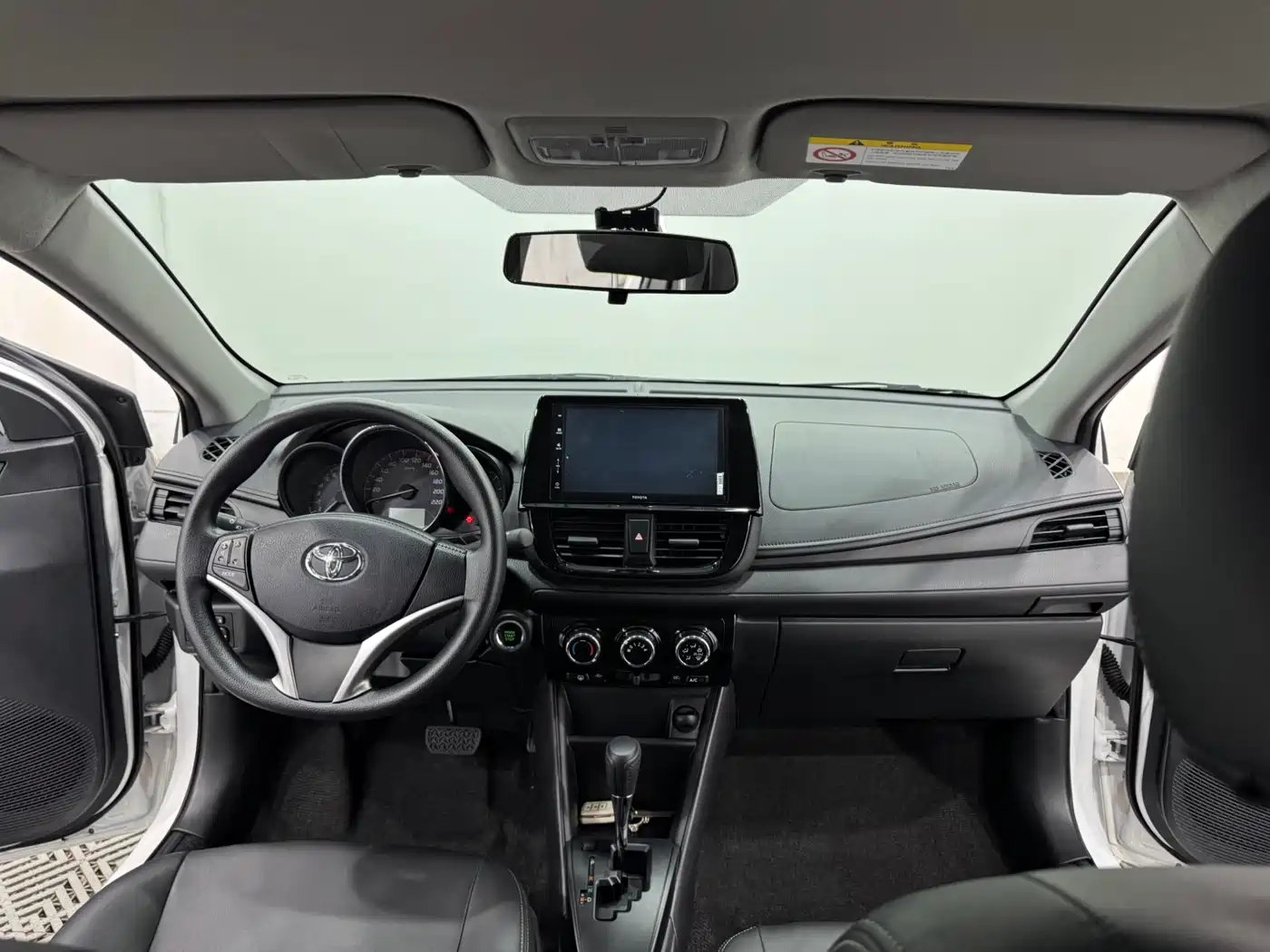 Toyota Vios 2022 1.5L 20th Anniversary Edition фото 5