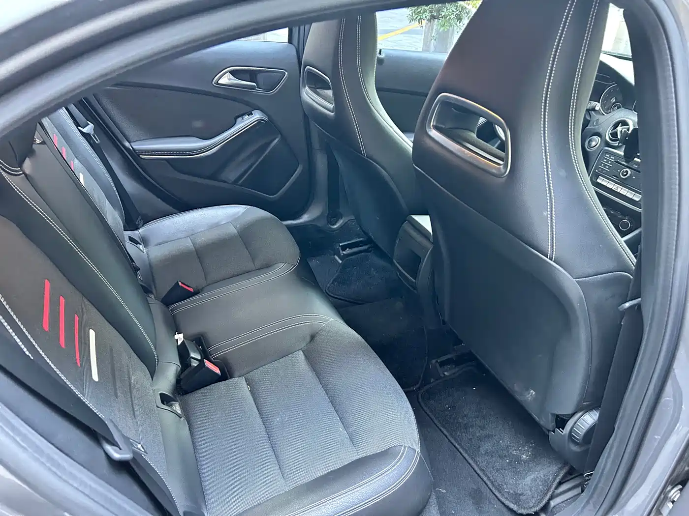 Mercedes-Benz A-Class (Import) 2016 A 200 Dynamic фото 17