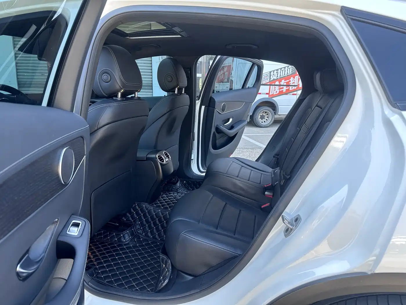 Mercedes-Benz GLC Coupe 2020 GLC 300 4MATIC Coupe SUV фото 13