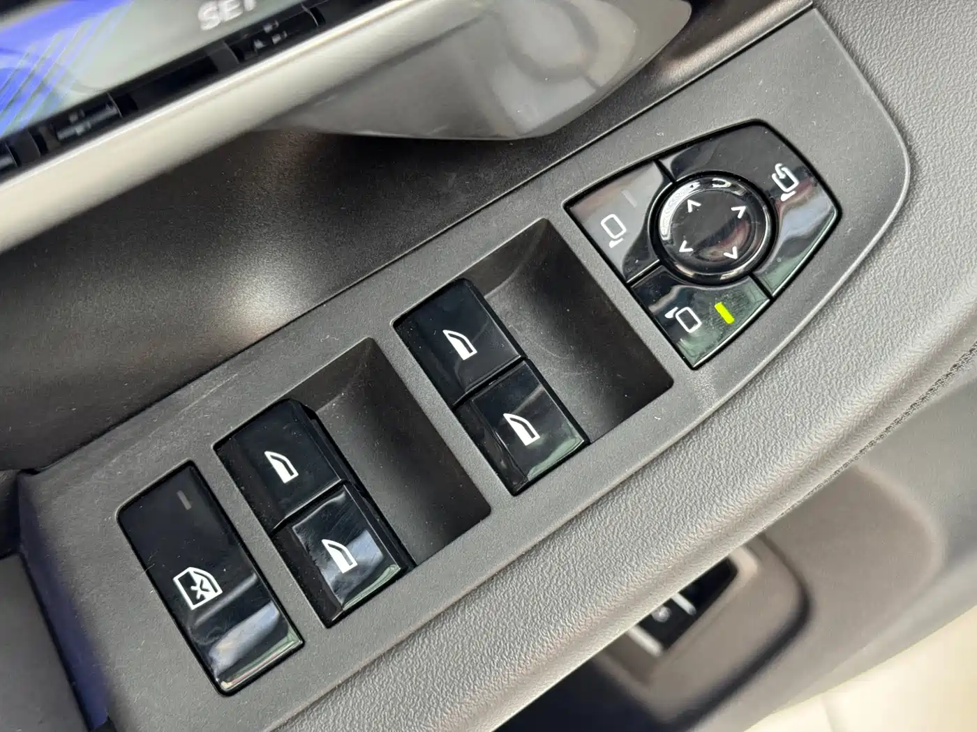 BMW 5 Series 2024 530Li Leading M Sport Package фото 16