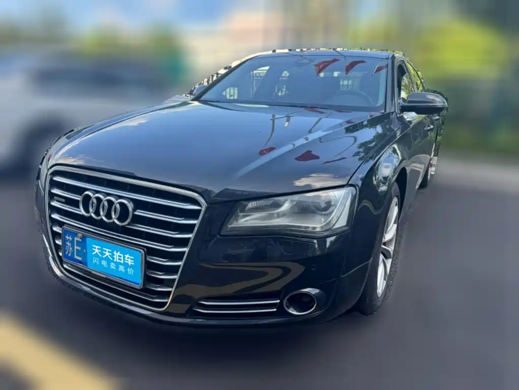 Фото 1 - Audi A8