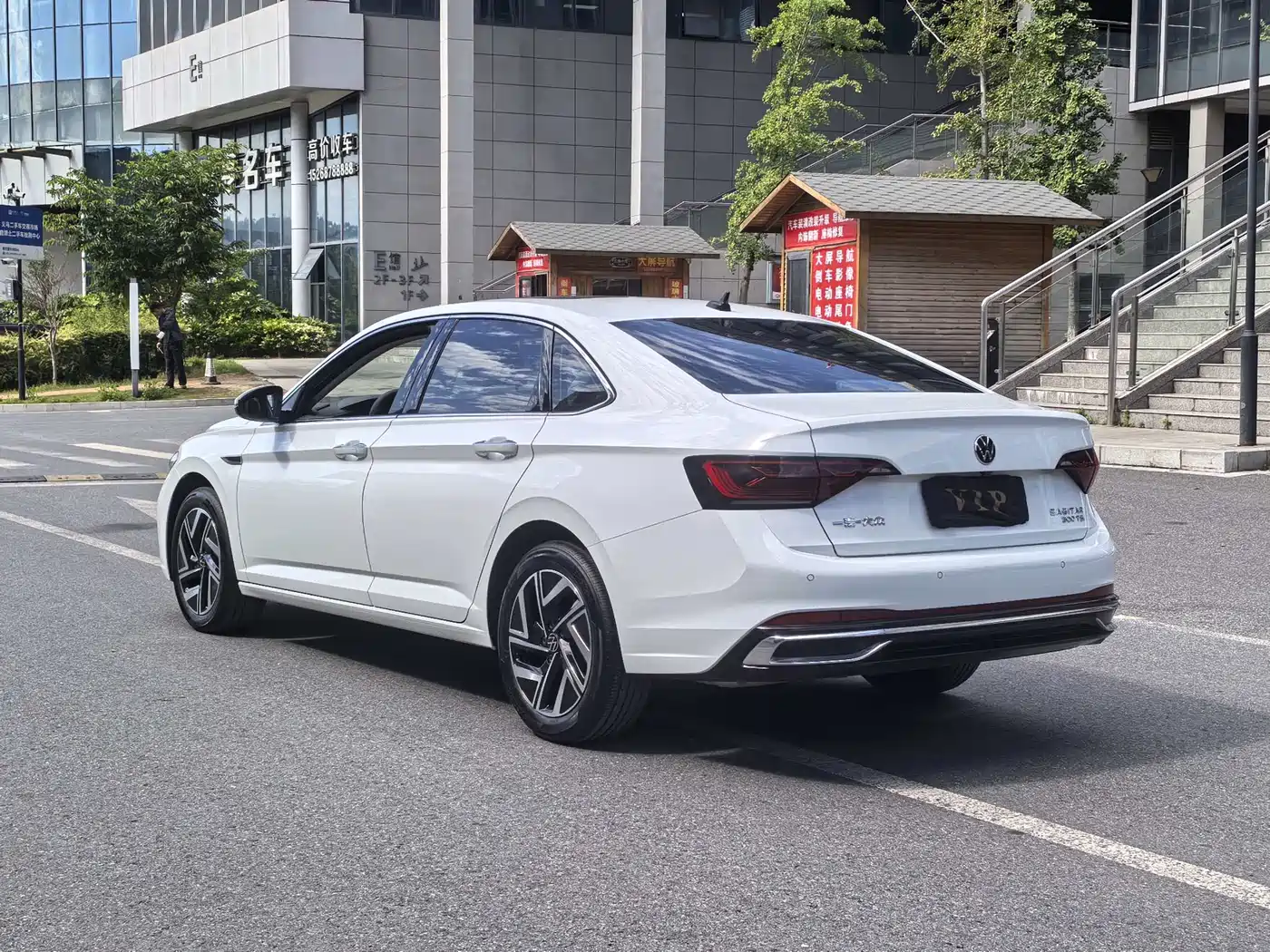 Volkswagen Sagitar 2023 300TSI DSG Surpassing Edition фото 9
