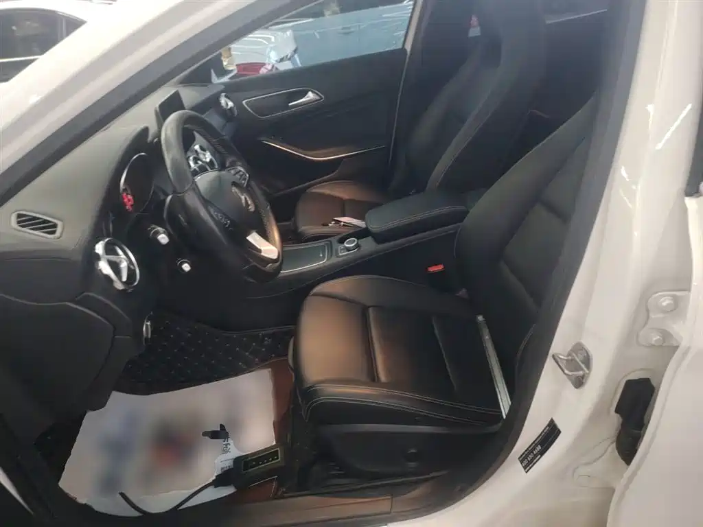 Mercedes-Benz GLA 2017 GLA 200 Fashion фото 15