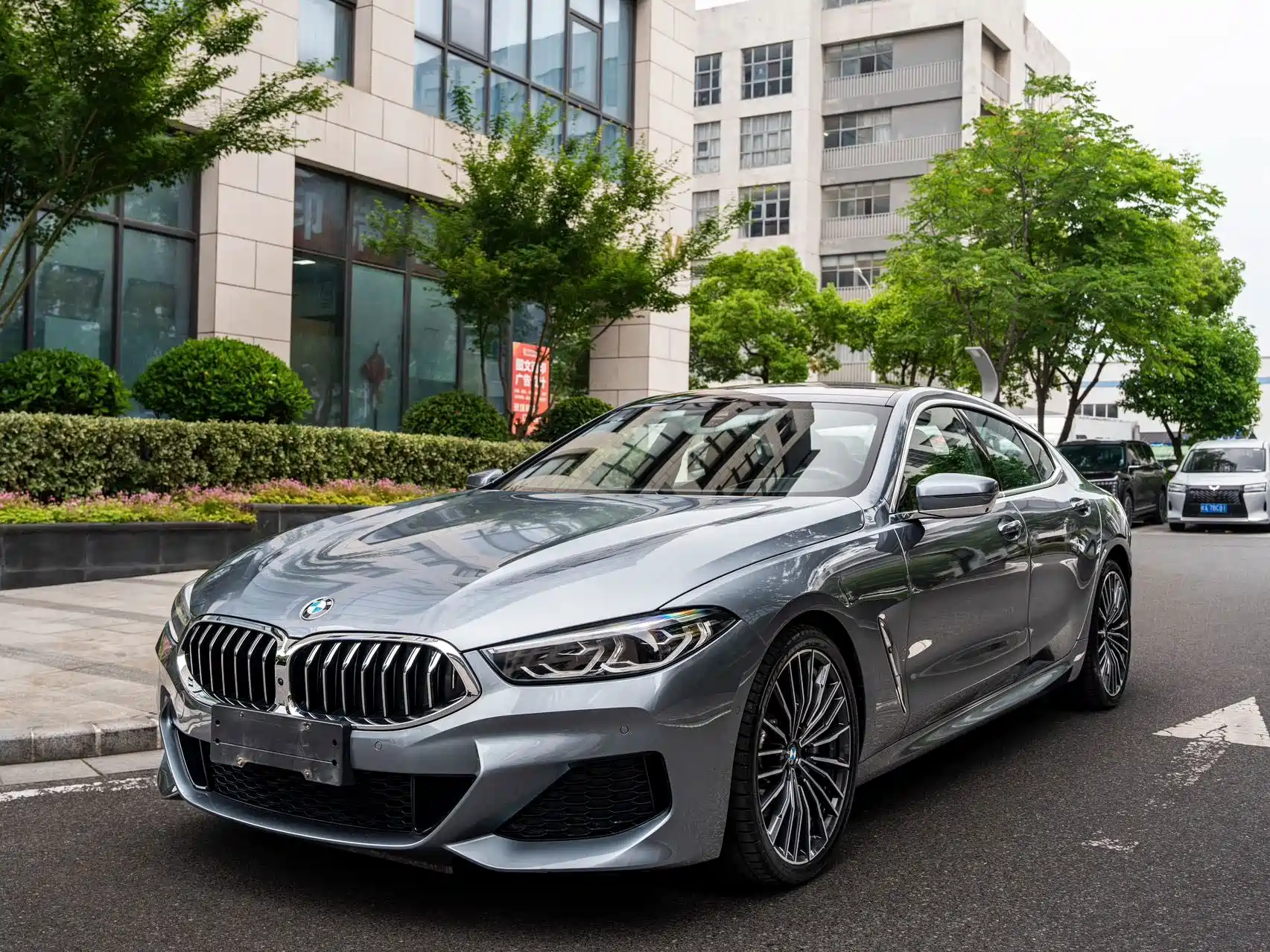Фото 1 - BMW 8 Series