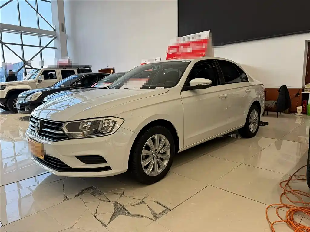 VOLKSWAGEN BORA