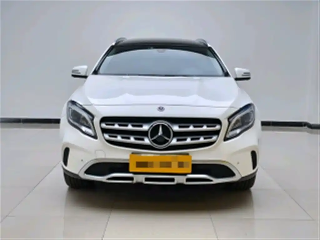 Mercedes-Benz GLA 2018 GLA 200 Fashion фото 2