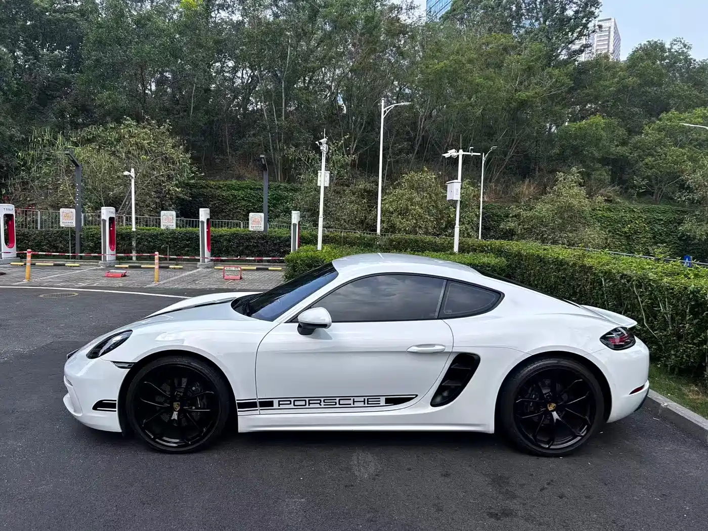 PORSCHE 718