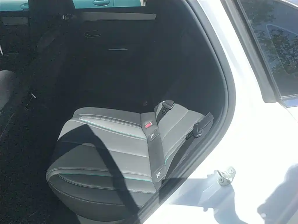 BYD Qin L 2024 DM-i 120KM Excellence Model фото 17