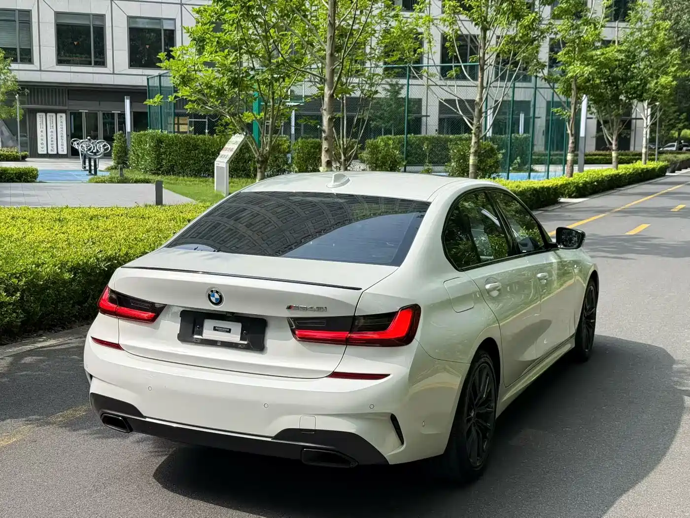 BMW 3 Series 2022 Facelift 325i M Sport Shadow Edition фото 5