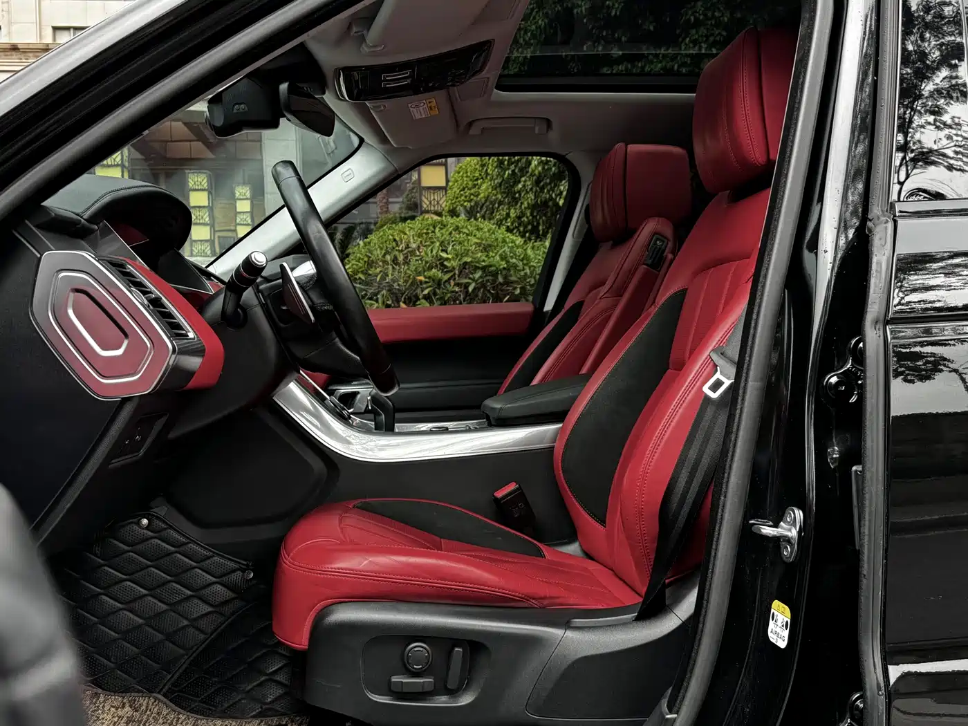 Land Rover Range Rover Sport 2021 3.0 L6 Gloss Black Edition фото 8