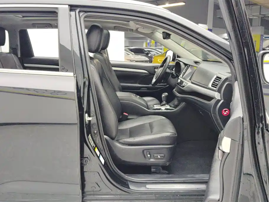 Toyota Highlander 2018 2.0T 4WD Premium 7-seater (China V) фото 8