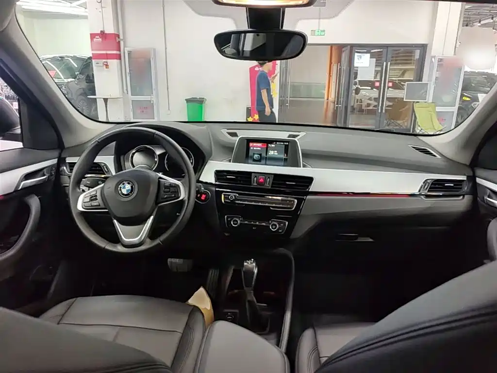 BMW X1 2019 sDrive20Li Leading Model фото 10