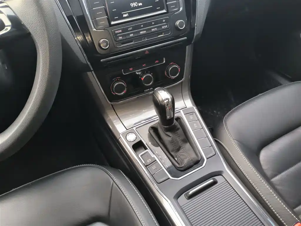 Volkswagen Passat 2017 330TSI DSG Prestige фото 14