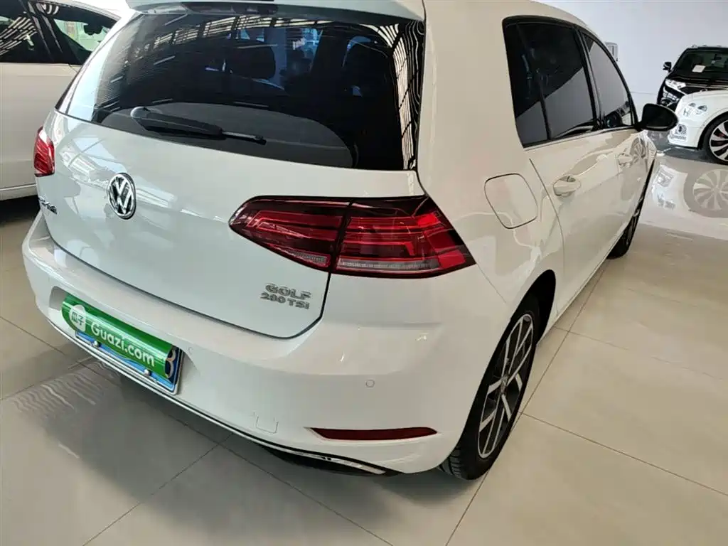 Volkswagen Golf 2020 Beloved Edition 280TSI DSG Comfort фото 8