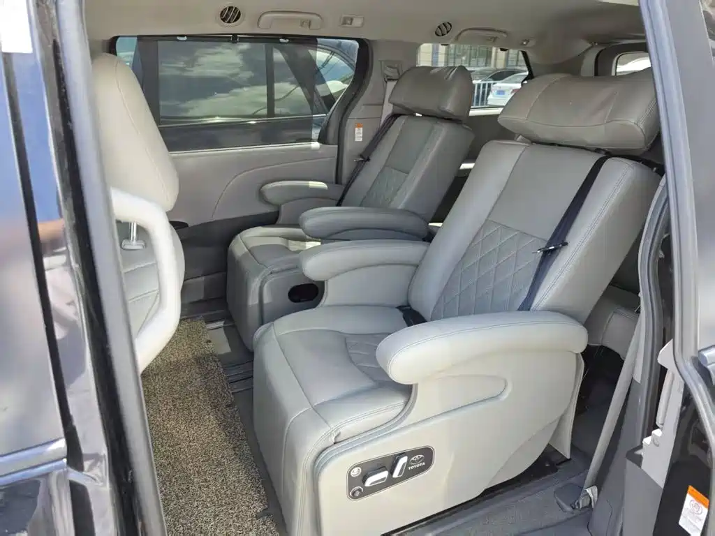 Toyota Sienna 2017 2015 3.5L 2WD L