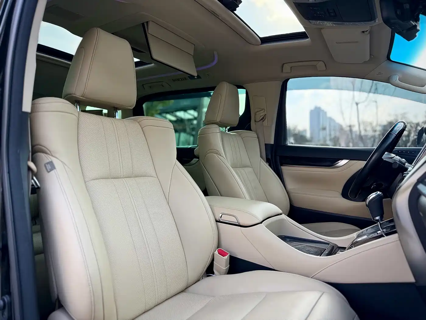 Toyota Vellfire 2019 Hybrid 2.5L HV Premium Edition фото 18