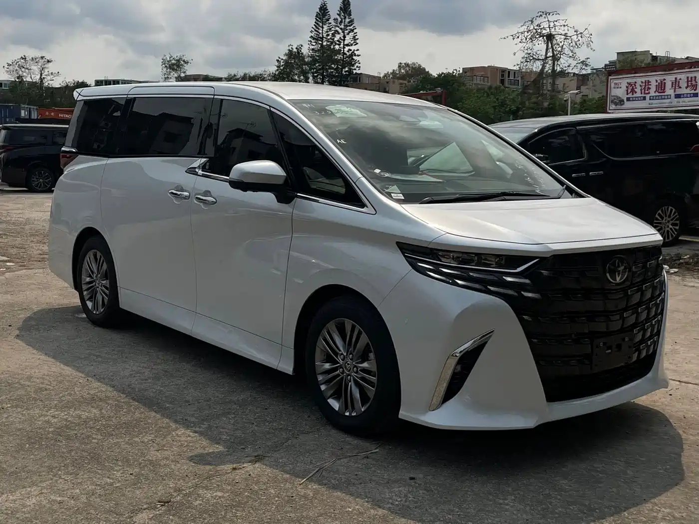 Toyota Alphard 2023 Dual Hybrid 2.5L Ultimate Gold Edition фото 7
