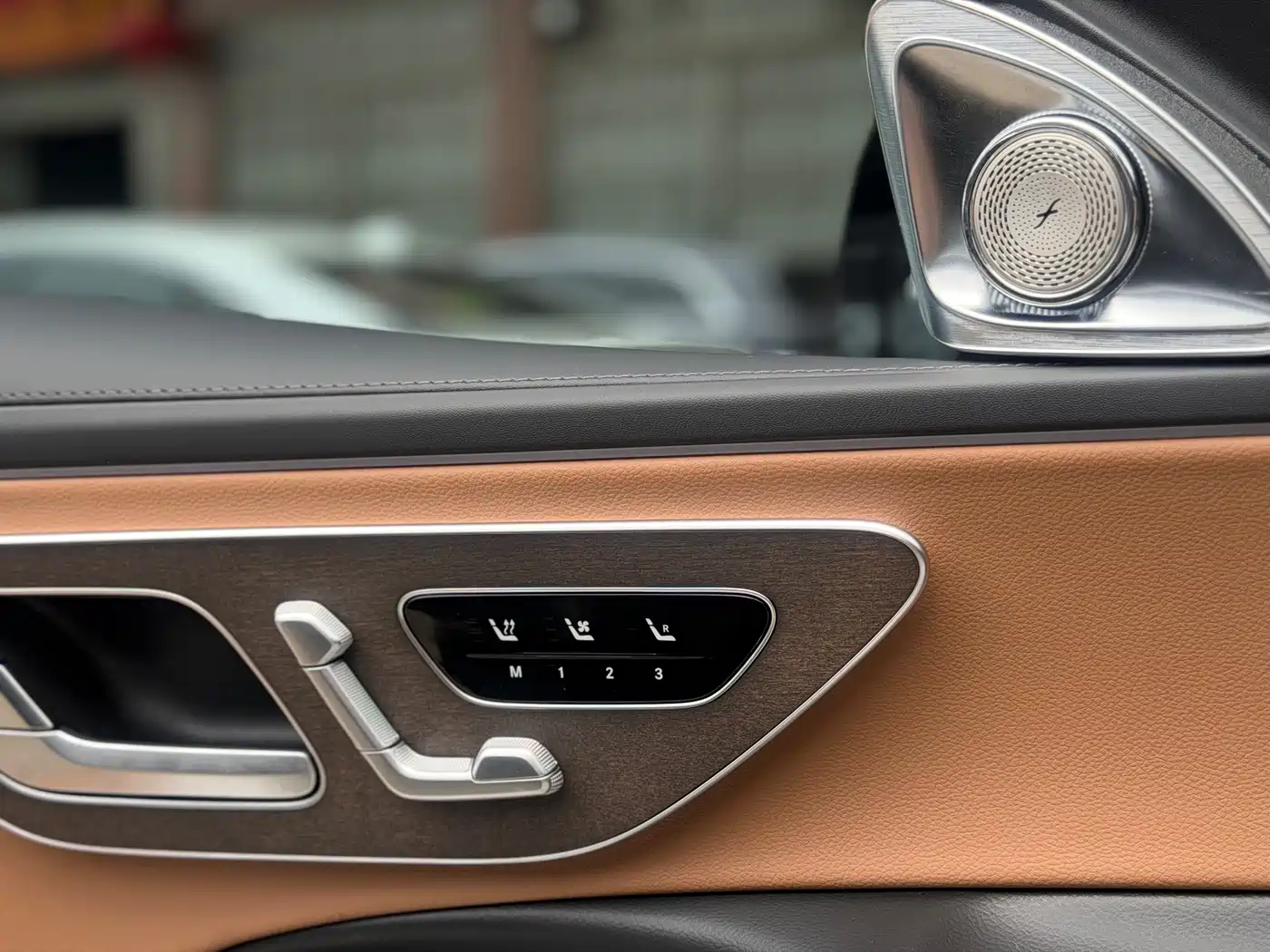 Mercedes-Benz E-Class 2026 E 300 L Luxury фото 8