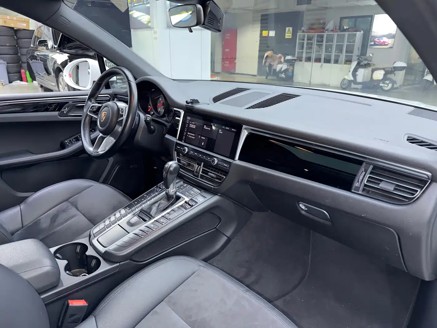 Porsche Macan 2018 Macan S 3.0T фото 17