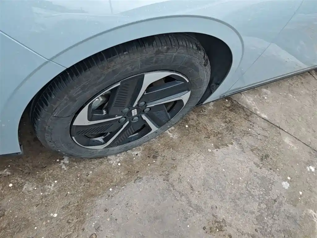 Geely Galaxy Galaxy L6 2023 60km PLUS фото 23