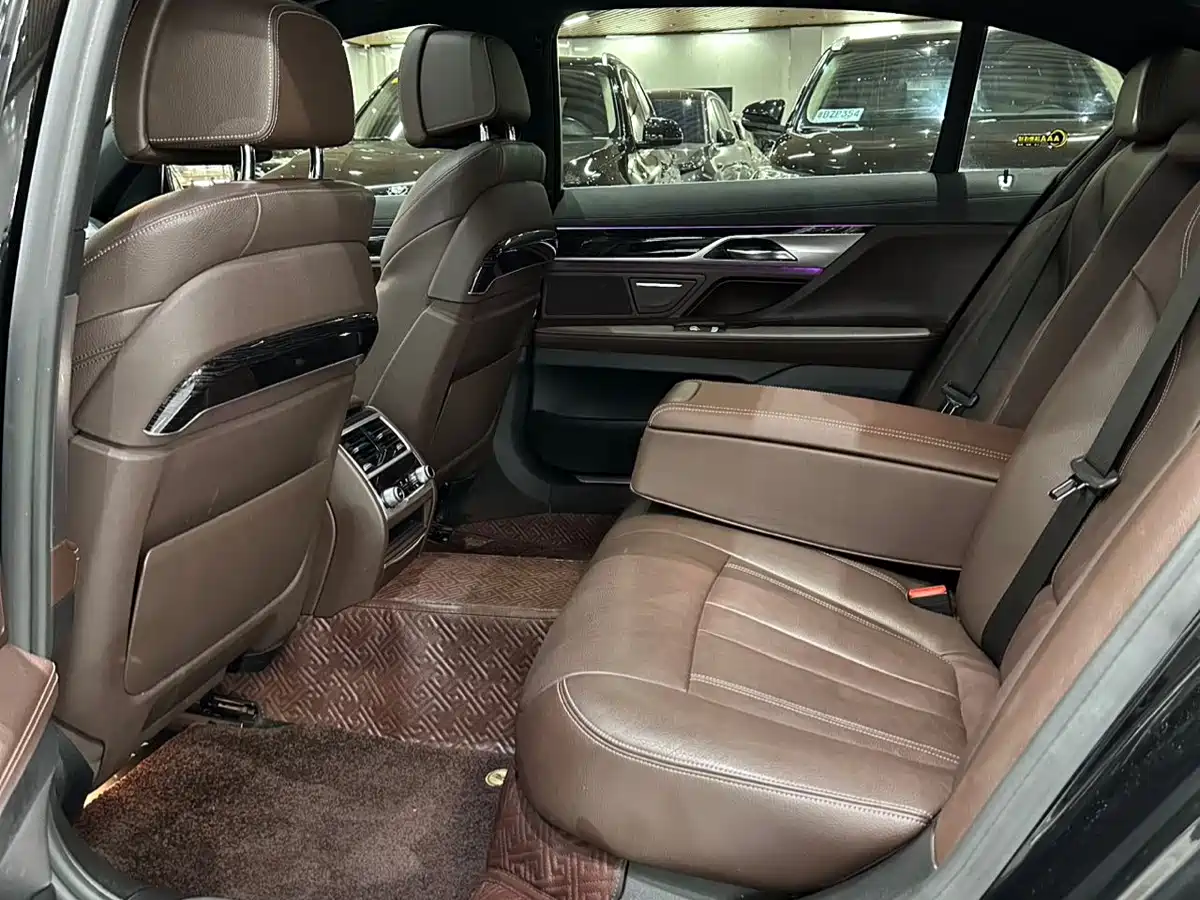 BMW 7 Series 2018 730Li Leading Type M Sport Package фото 12