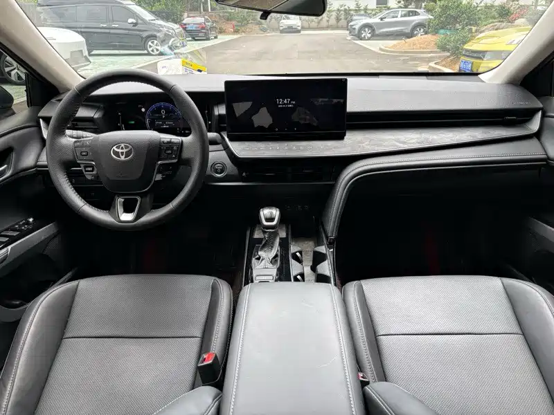 Toyota Camry 2024 Hybrid 2.0HGVP Luxury Edition фото 5