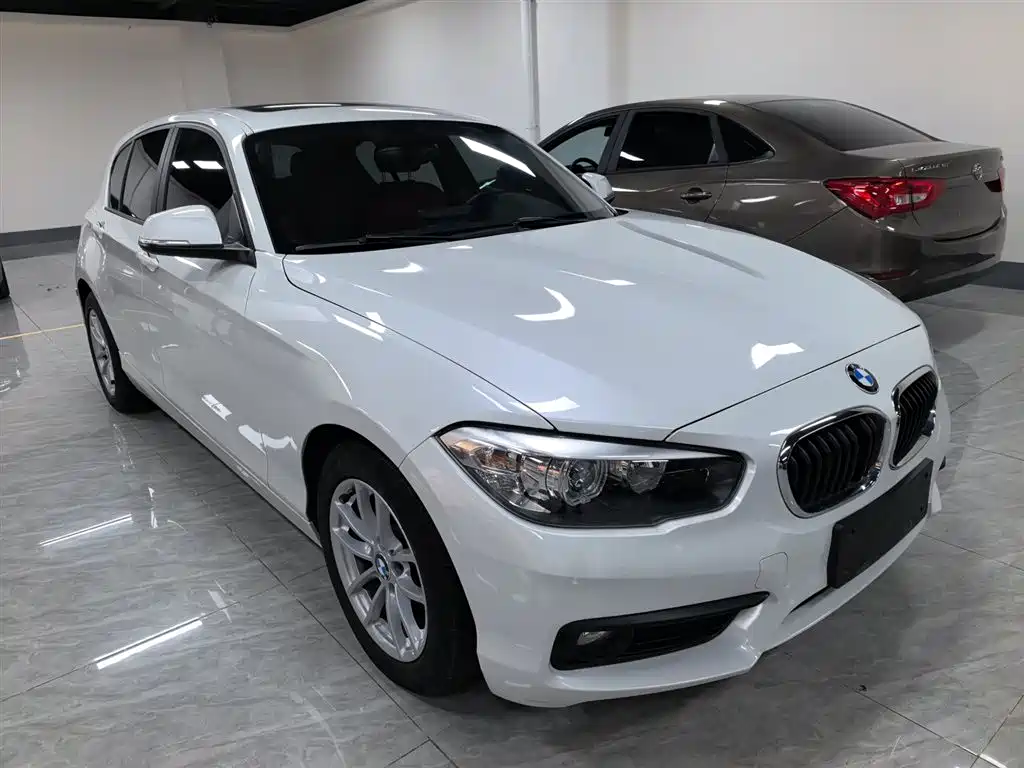 BMW 1 Series (Import) 2018 118i Leading фото 22