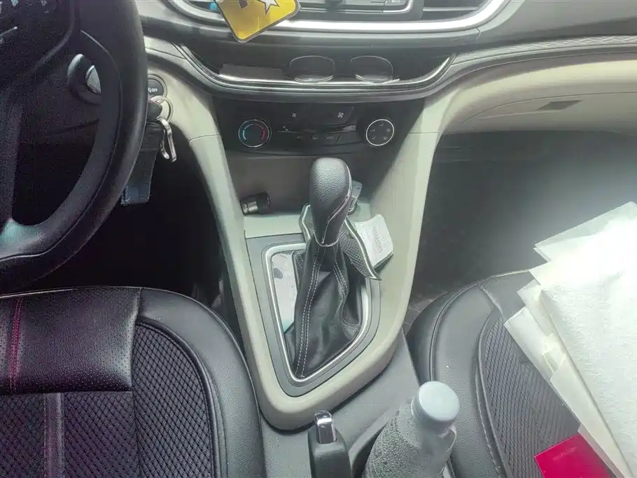 Buick Excelle 2016 15N Automatic Elite фото 16