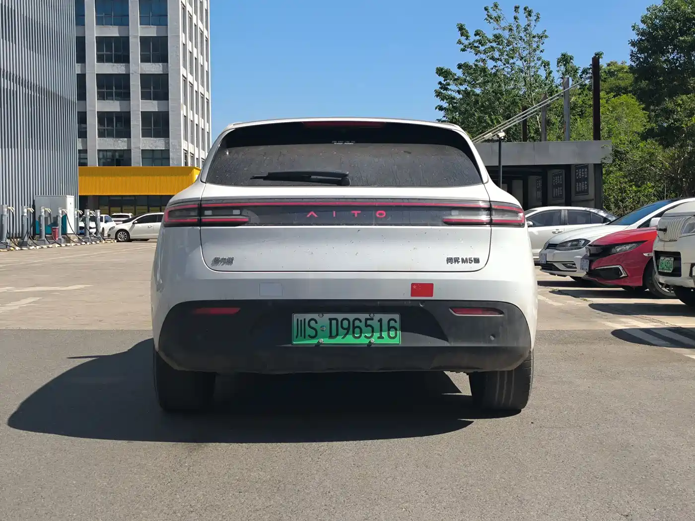 AITO Wenjie AITO M5 2024 Pure Electric Max RWD Advanced Smart Driving Edition фото 8