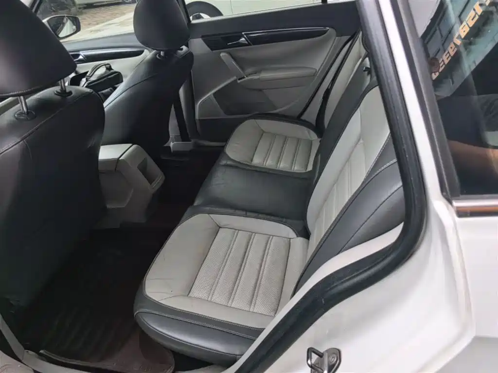 Volkswagen Lavida Tour 2013 1.6L Auto Luxury фото 17