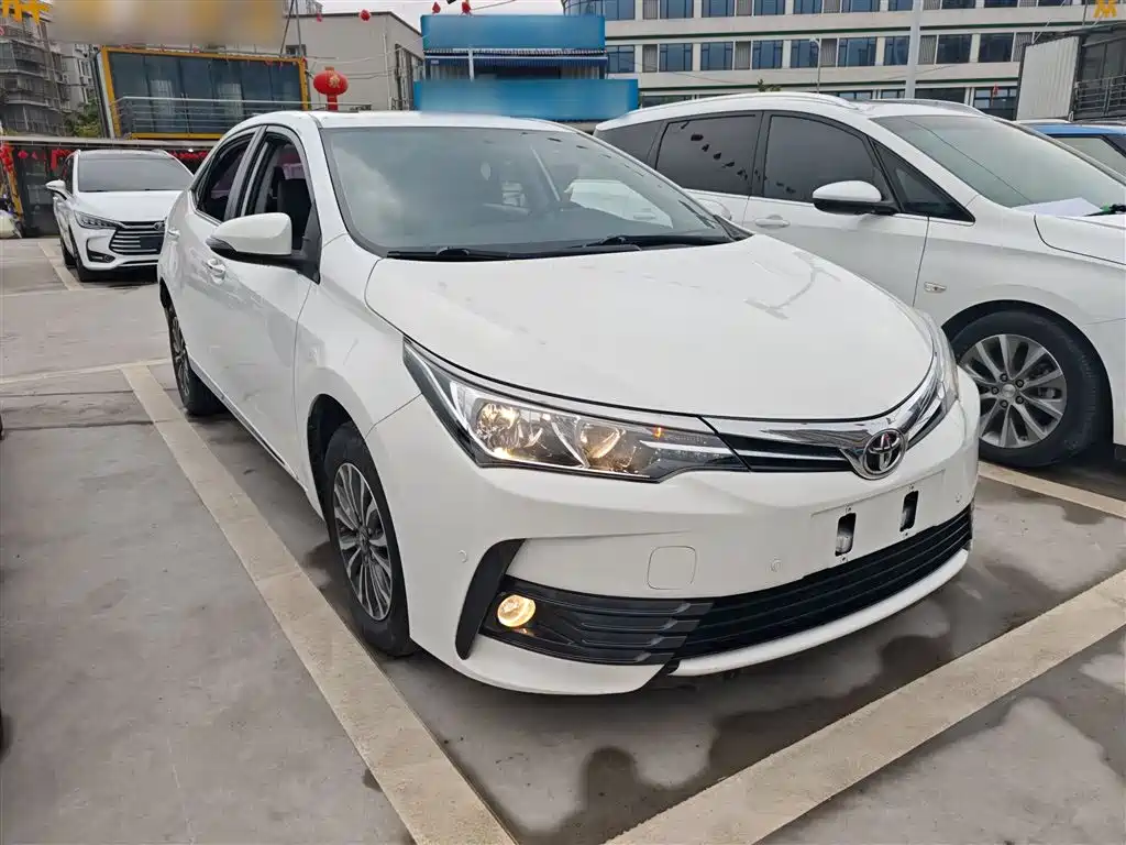 Toyota Corolla 2017 Facelift 1.2T S-CVT GL-i фото 4