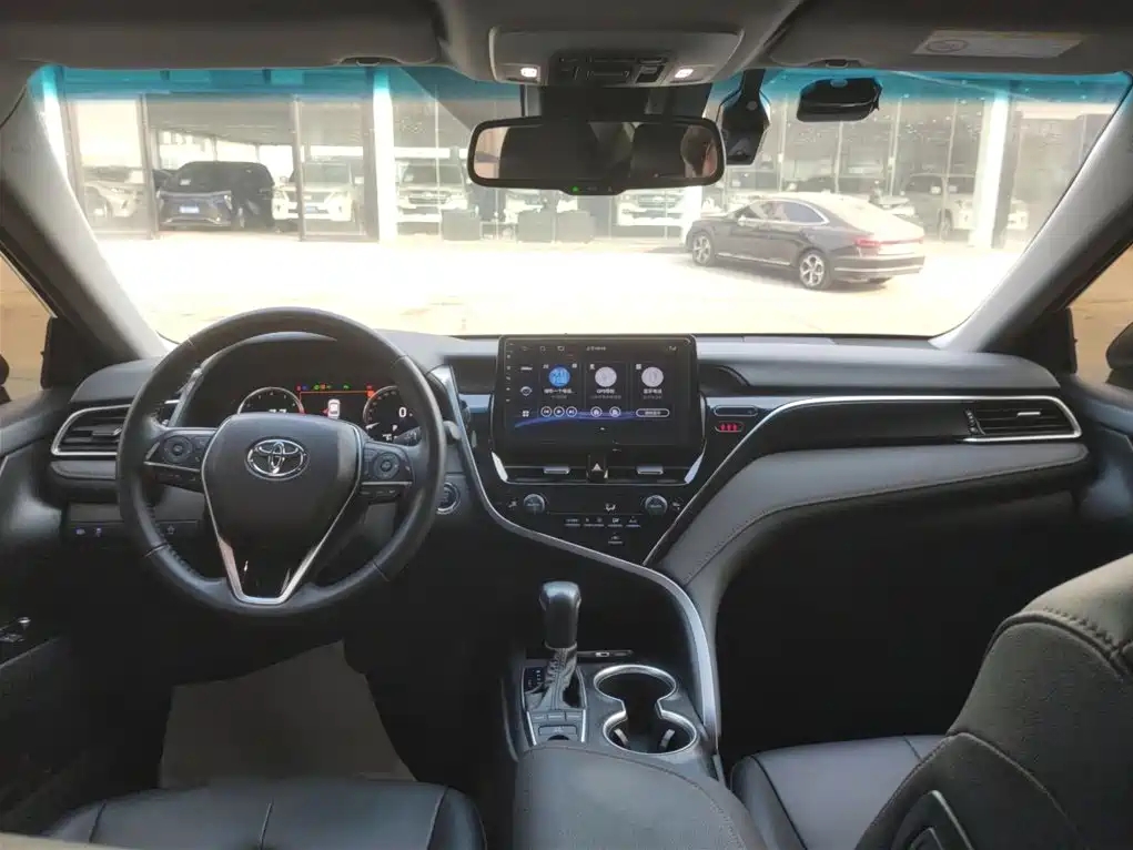 Toyota Camry 2021 2.5G Luxury Edition фото 10