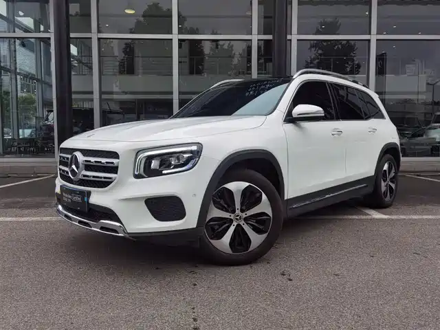 MERCEDES-BENZ GLB