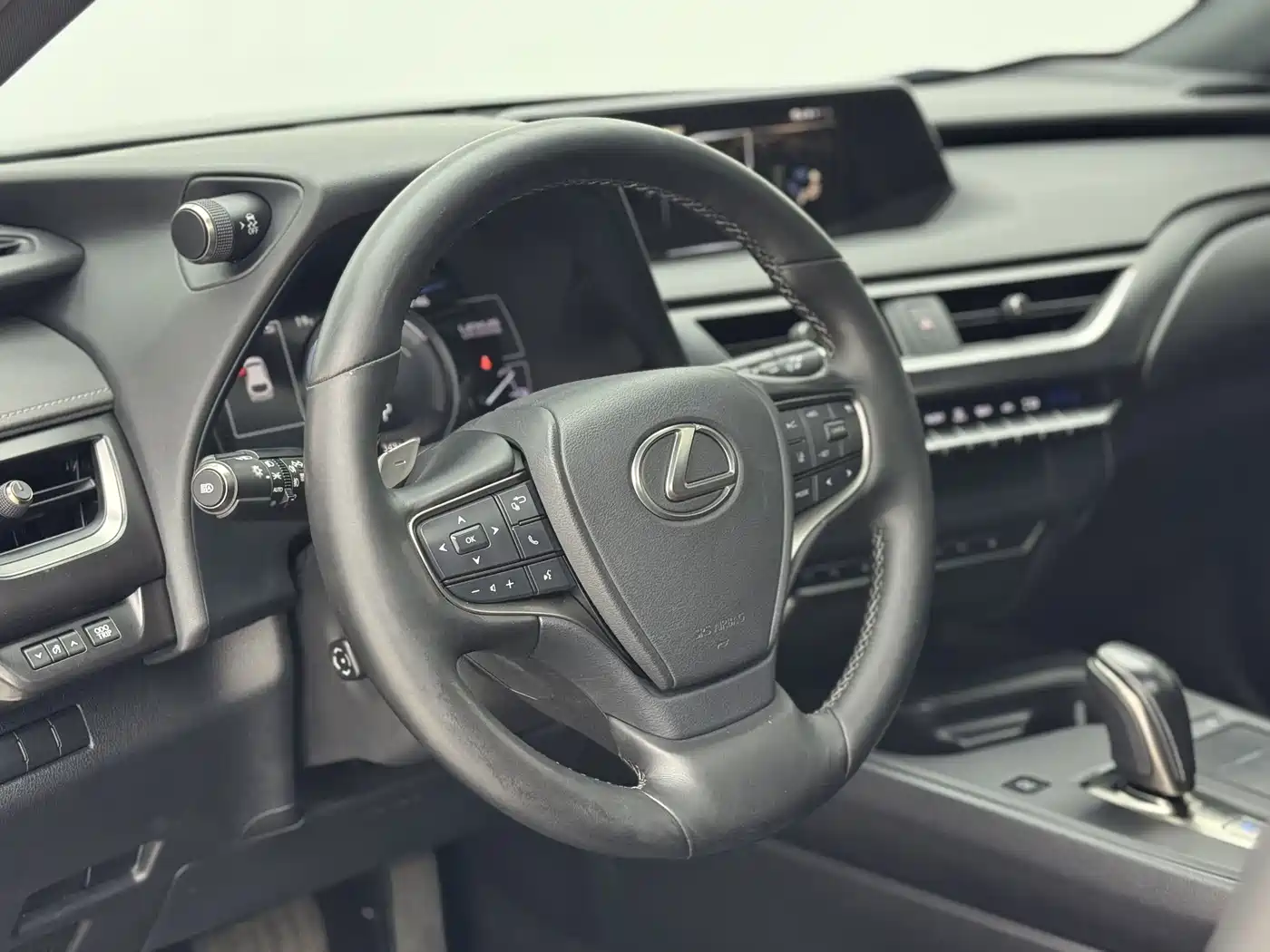 LEXUS UX NEW ENERGY
