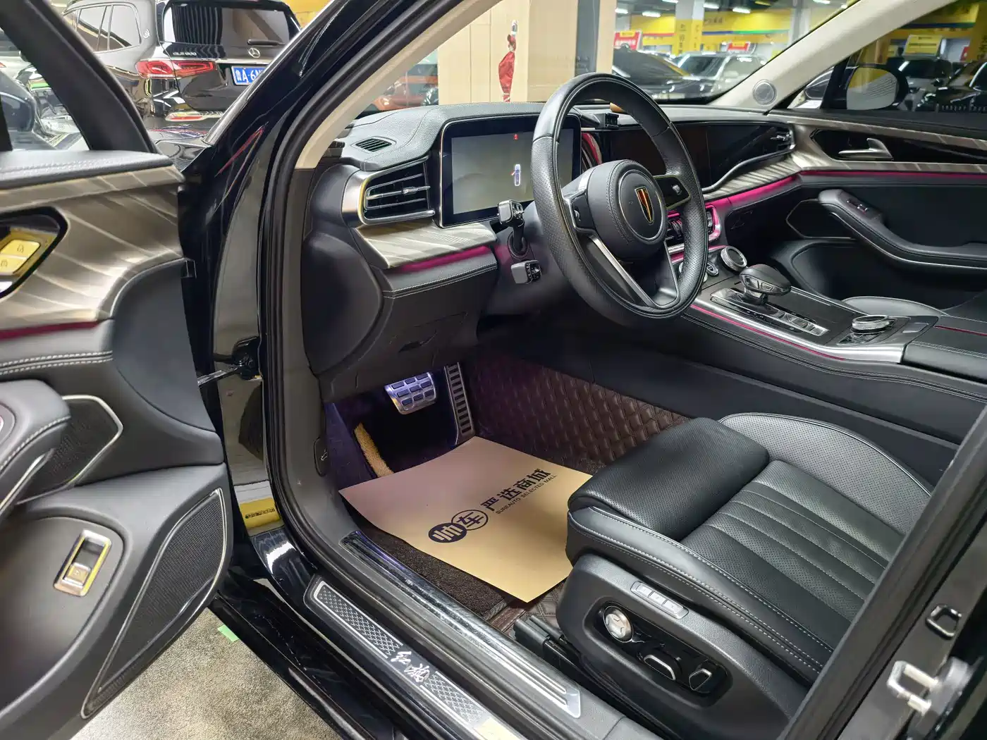 Hongqi H9 2022 2.0T Smart Connect Flag Enjoy Edition фото 8